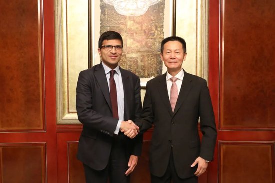 证监会主席吴清会见英国金融行为监管局首席执行官亚迪